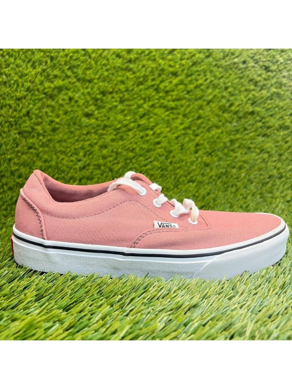Vans Doheny Low Girls Size 4Y Pink White Athletic Skateboard Shoes Sneakers